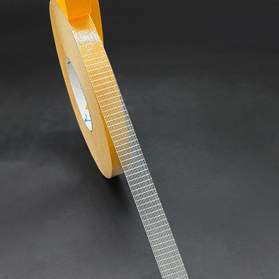 Двусторонняя стекловолоконная лента с адгезией при отслаивании 72 унции/дюйм, прочностью на разрыв 45 фунтов/дюйм и удлинением при разрыве 5-7%